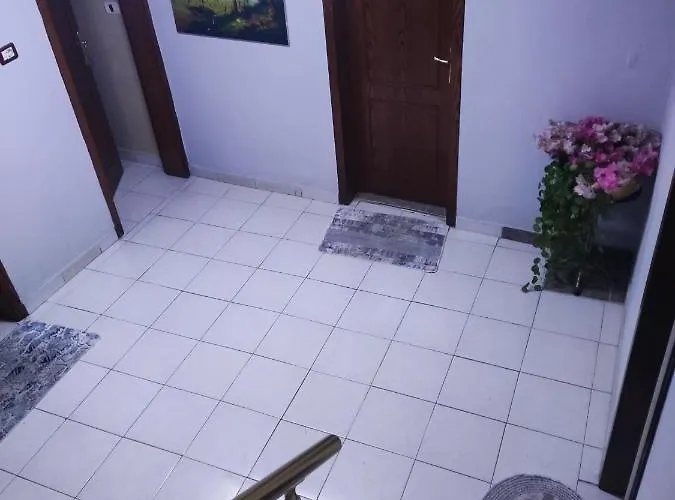 Ξενοδοχείο Dafina 2*